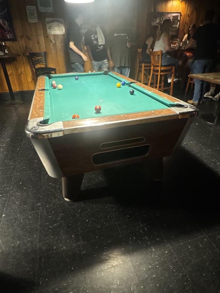 Bricks Restaurant and Pub